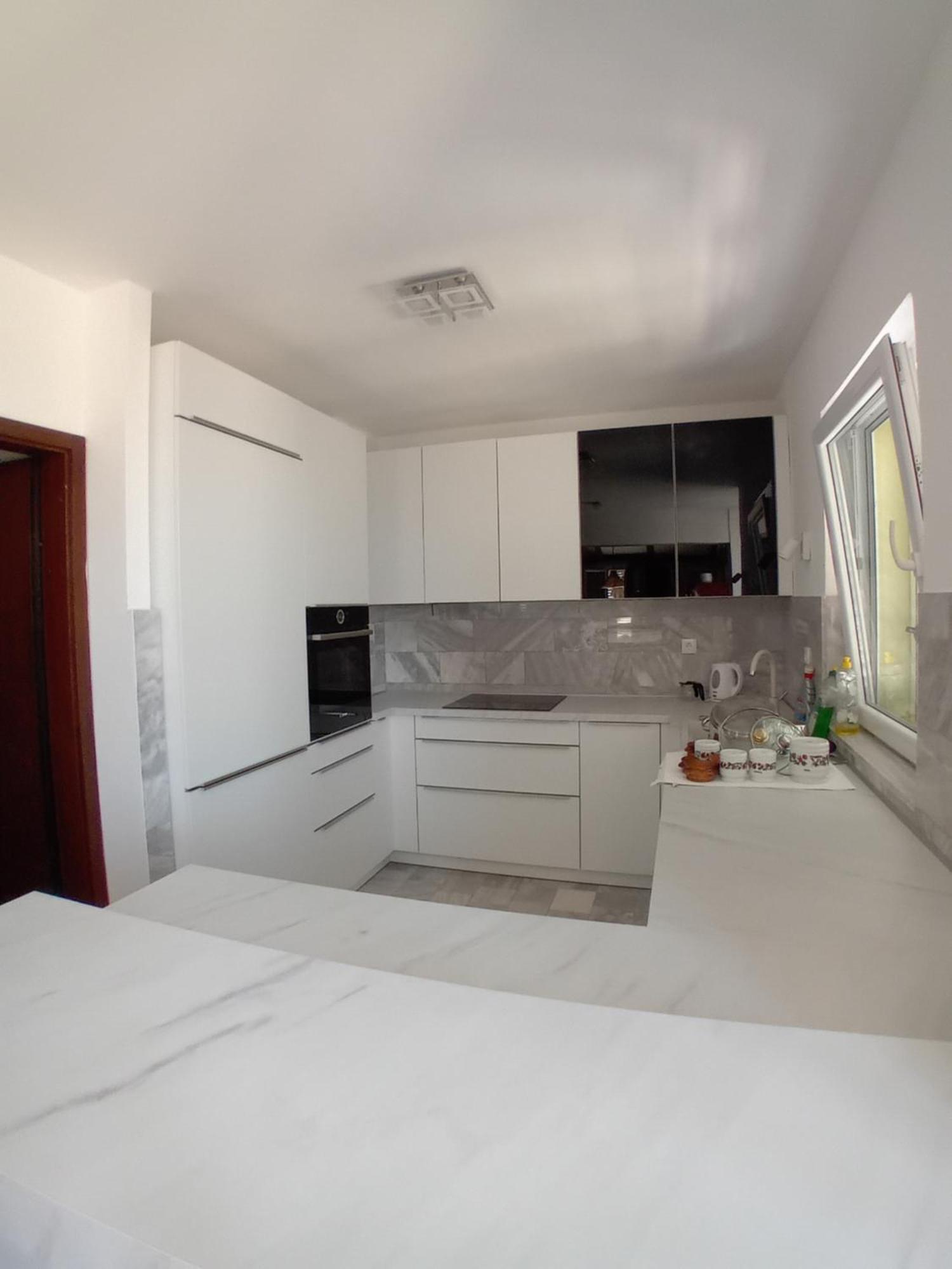 Sea View Family Apartment Baška Voda Buitenkant foto